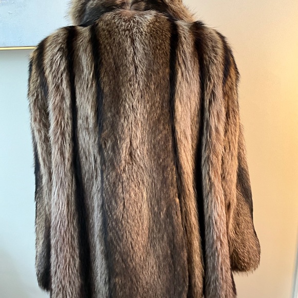 **Vintage Real Raccoon Fur Coat** - Picture 7 of 7